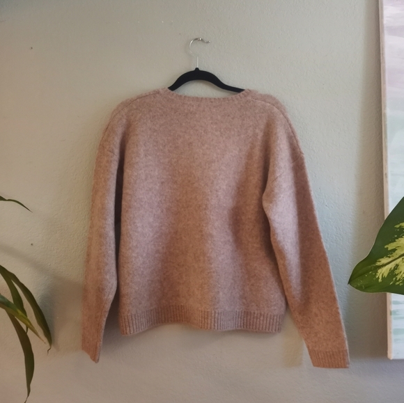 Tart Collections Neutral Taupe Soft Casual Comfy Cozy Classic V Neck Sweater M - Picture 3 of 6